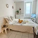 Studio Meuble Au Pied Du Chateau